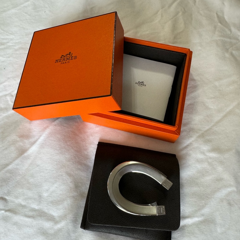 Hermes Silver Money Clip with Elegant Design